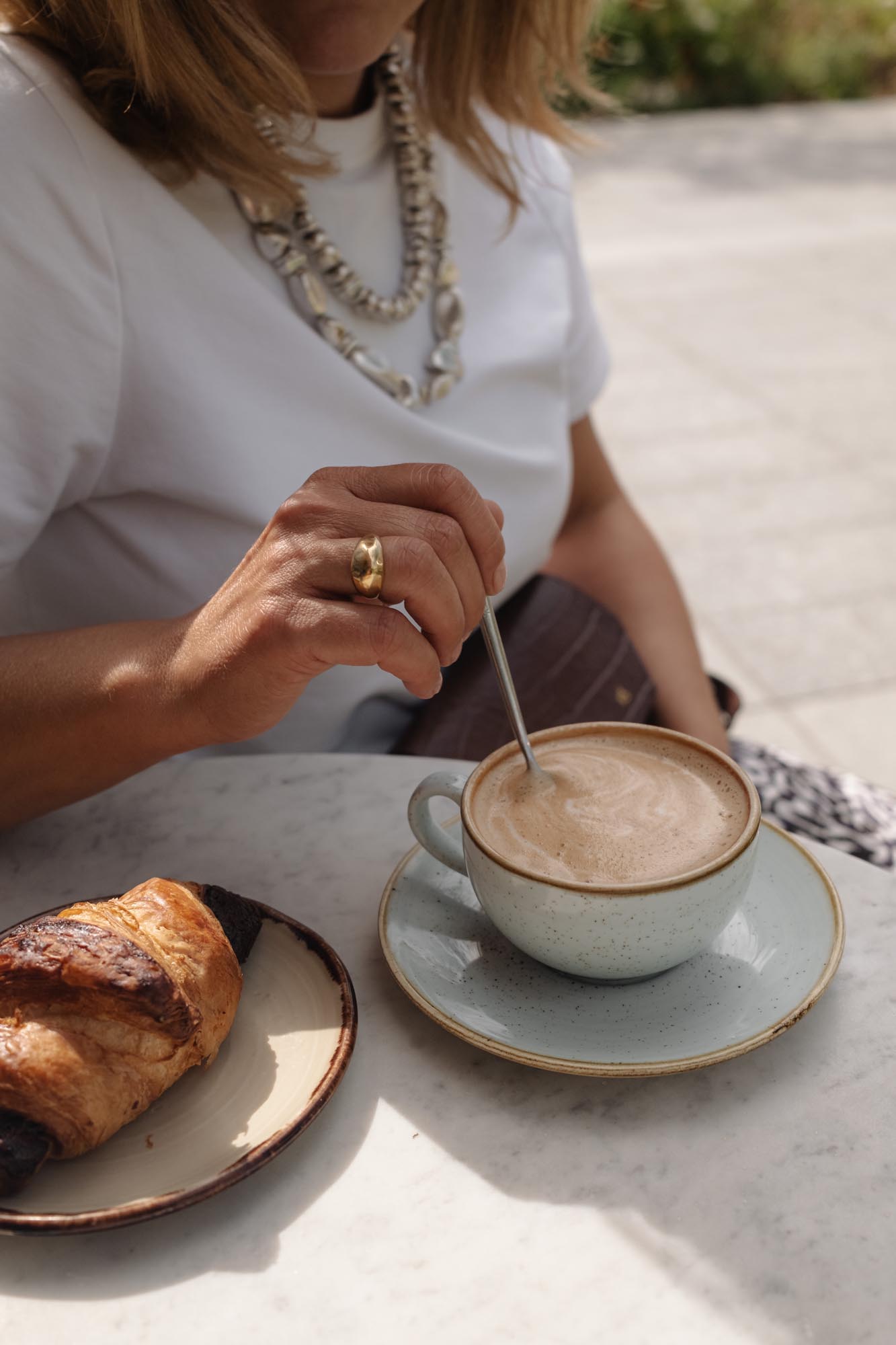 kaboompics coffee shop aesthetic neutral tones and chic work vibes 36302