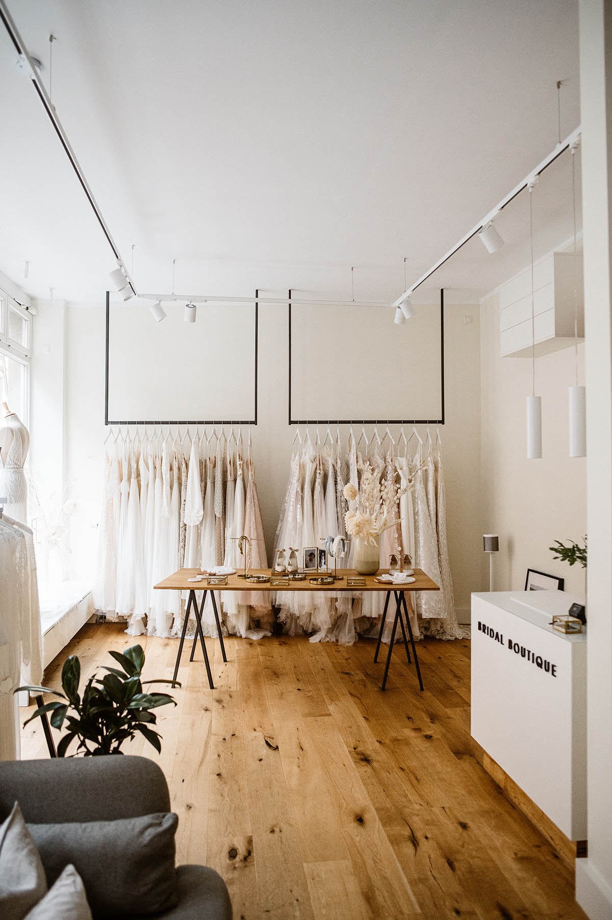 2022 02 21 bridal boutique store 8